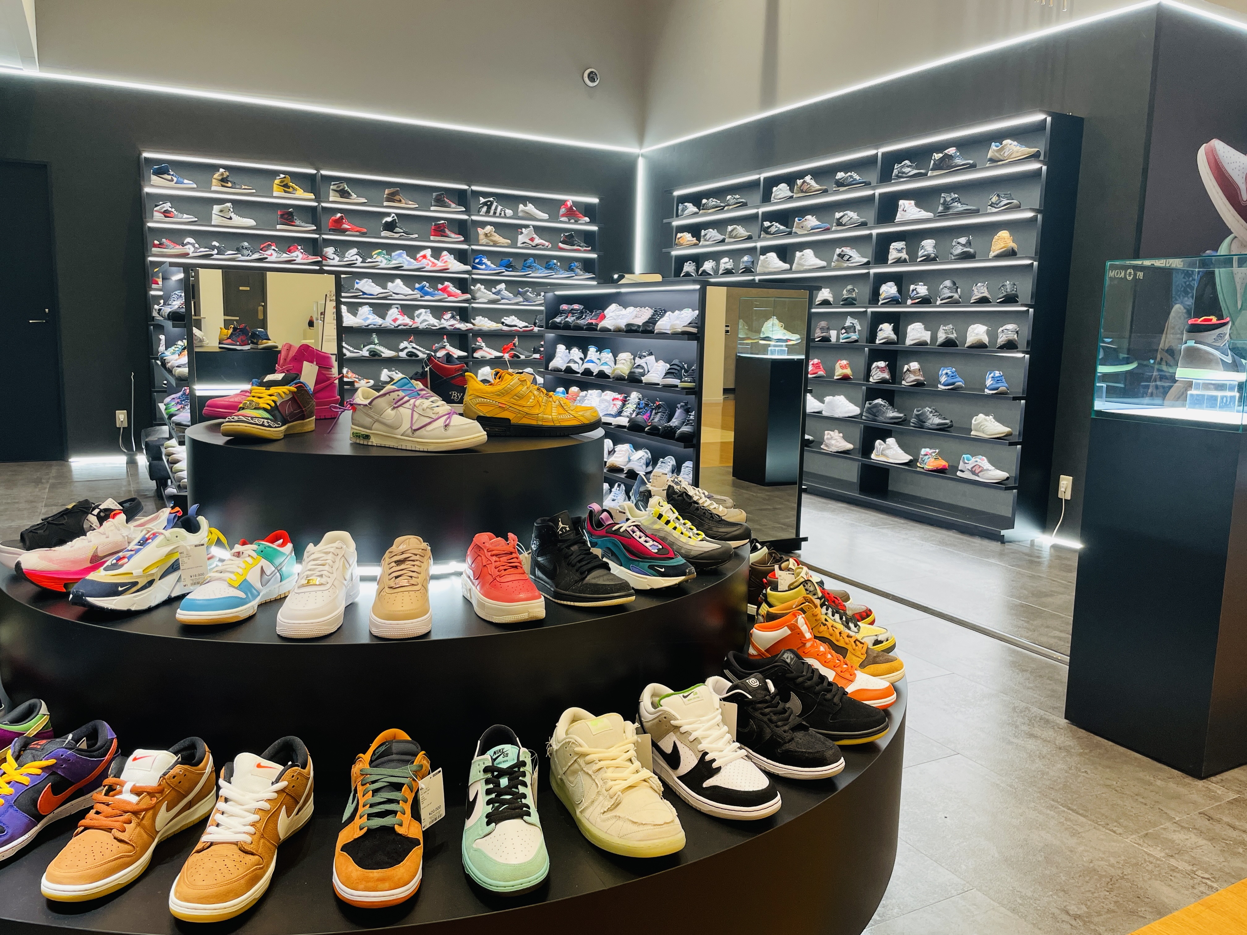 GINZA SNEAKER HILLS SNEAKER MARKET