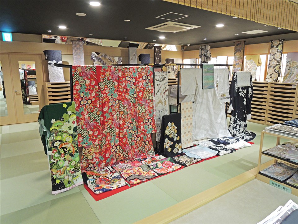 コメ兵名古屋本店　きもの館