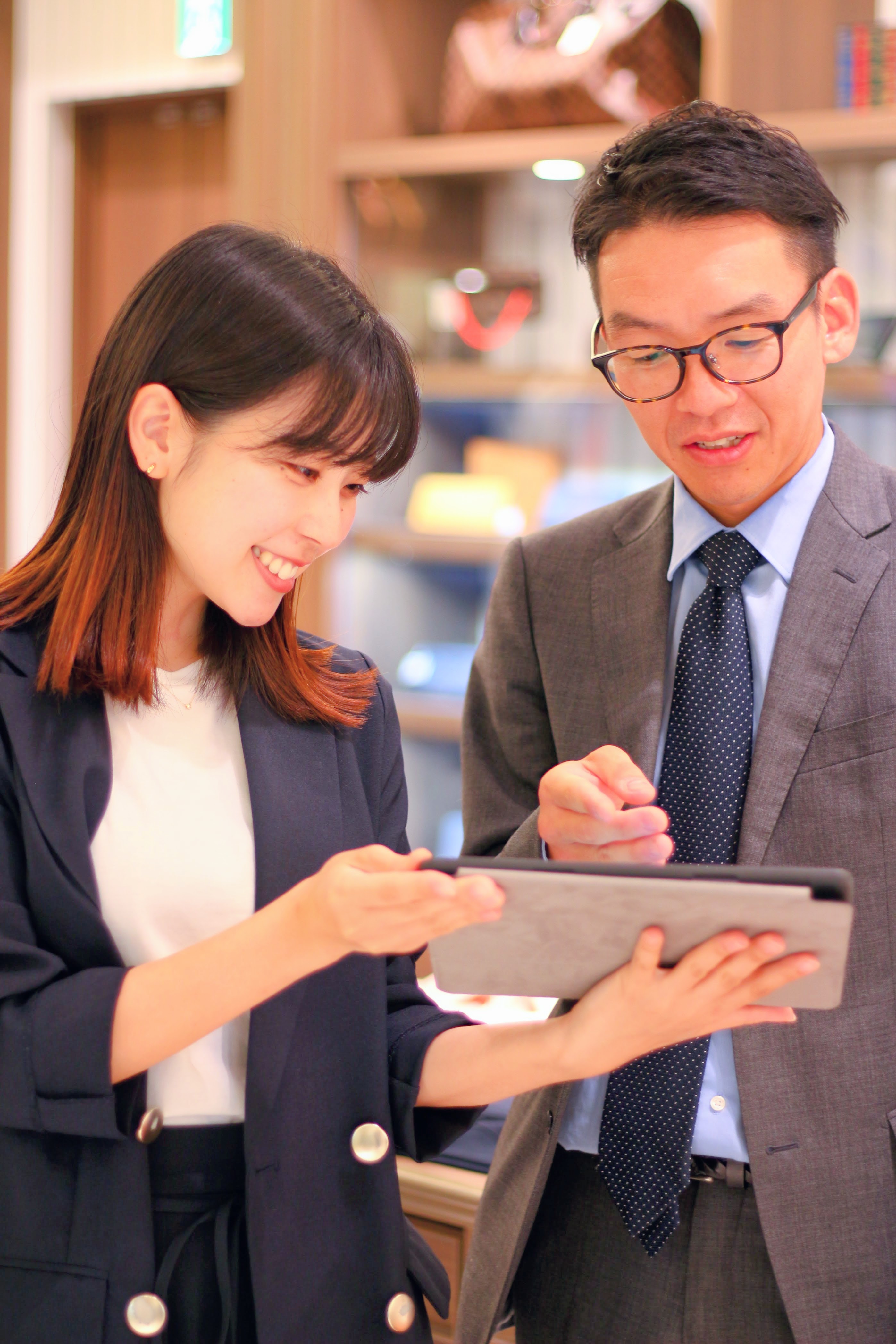 コメ兵梅田店　働き方イメージ